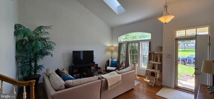 7357 Cluster House Way in Gainesville, VA - Building Photo - Building Photo