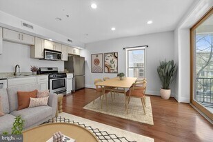 249 Florida Ave NW, Unit 23 in Washington, DC - Building Photo