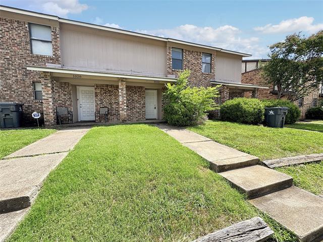 1024 Southmoor Dr in Arlington, TX - Building Photo