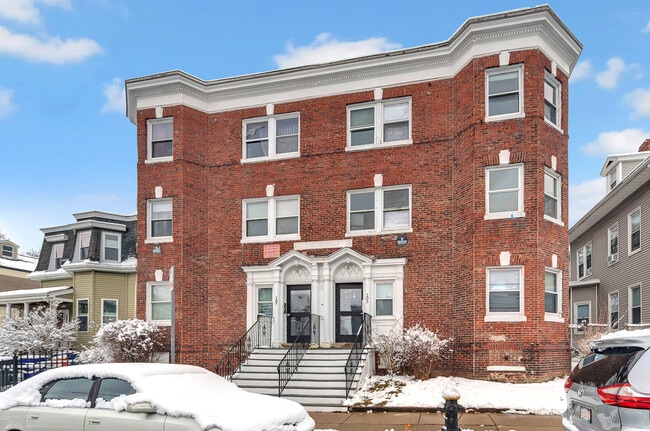 105 School St, Unit 3