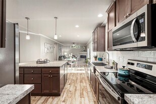 39001 Shoreview Dr NE in Hansville, WA - Building Photo