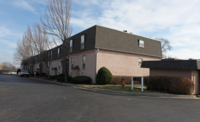 Coach House in Kansas City, MO - Building Photo - Building Photo