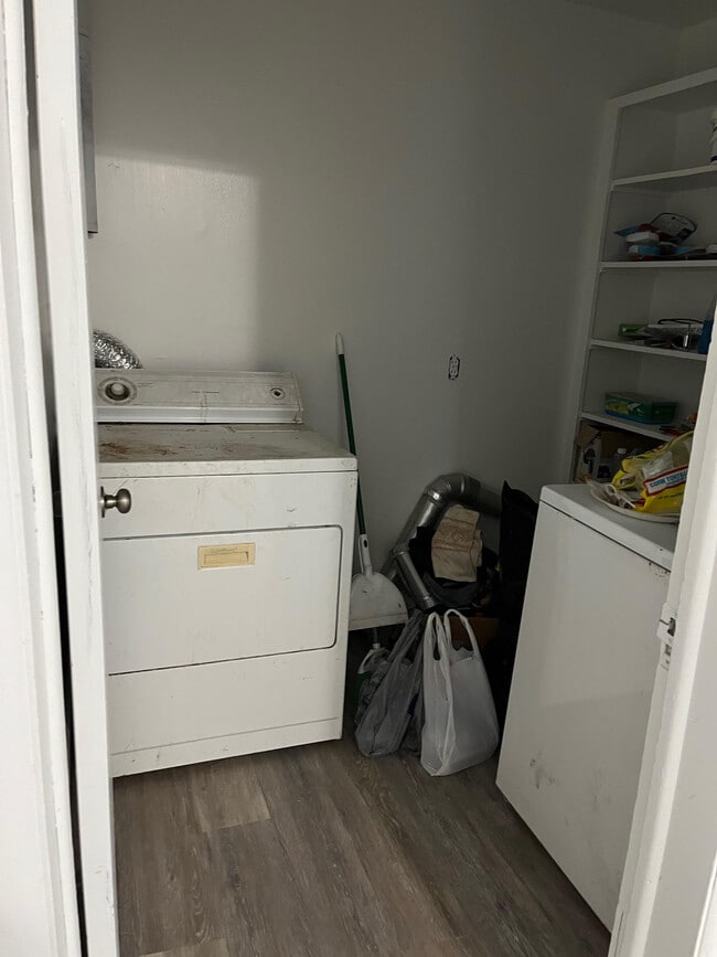 248 E Osbourne St, Unit Basement unit #8 in Ririe, ID - Building Photo - Building Photo