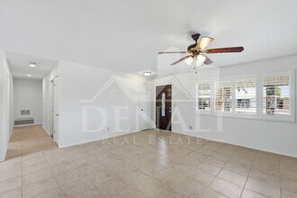 10747 W Hope Dr in Sun City, AZ - Building Photo - Building Photo