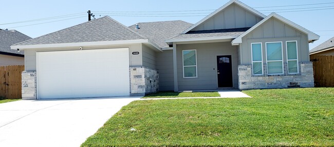 property at 3405 Travis Ct