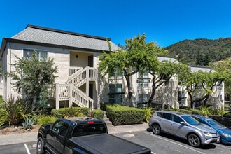 Park Hill in San Rafael, CA - Building Photo - Building Photo