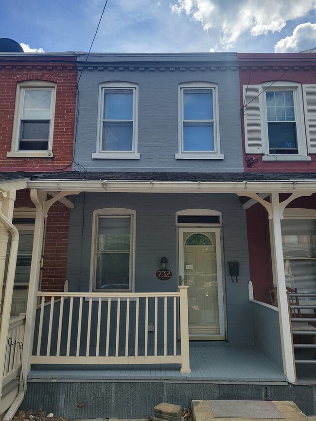 property at 732 Marietta Ave