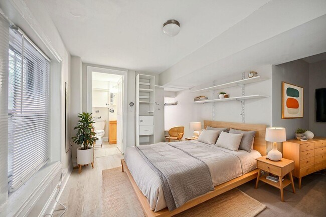 property at 1925 16th St NW