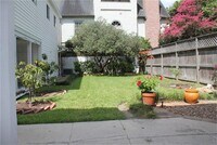 2500 Mandell St photo'