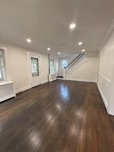 77 Woods Ave in Rockville Centre, NY - Building Photo - Building Photo