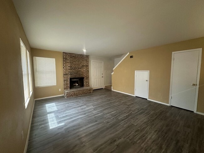 4415 Whispering Valley Dr in Austin, TX - Building Photo - Building Photo