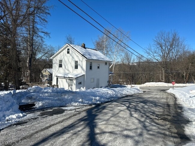 property at 44 Oak St