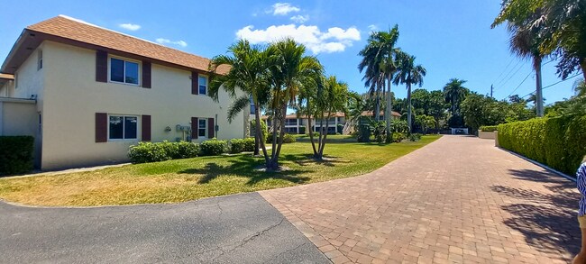 1155 Sandpiper St in Naples, FL - Building Photo - Building Photo
