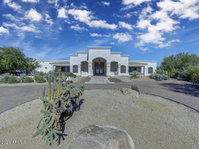 8704 E Los Gatos Dr in Scottsdale, AZ - Building Photo - Building Photo