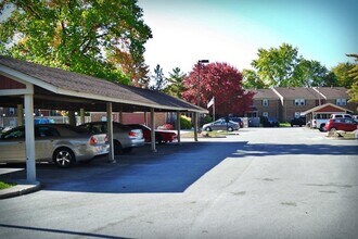 Fox Acres Apartments in Kokomo, IN - Foto de edificio - Building Photo