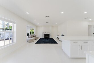 3199 NE 6th Dr in Boca Raton, FL - Building Photo - Building Photo