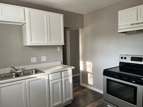 102 Austin St in Kyle, TX - Building Photo - Building Photo