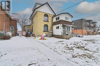 157 Lindsay St S in Kawartha Lakes, ON - Building Photo - Building Photo