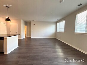 2705 McGee Trafficway in Kansas City, MO - Building Photo - Building Photo