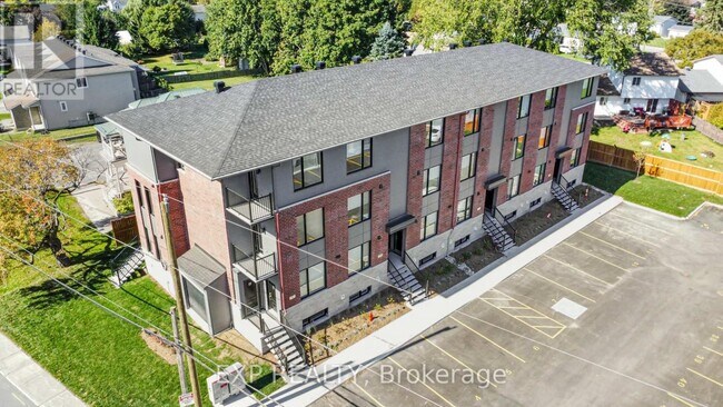 251 Castor St in Russell, ON - Building Photo - Building Photo
