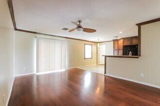 5751 Oakham St in Houston, TX - Building Photo - Building Photo
