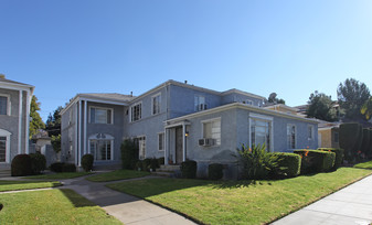 128 N Pass Ave in Burbank, CA - Building Photo
