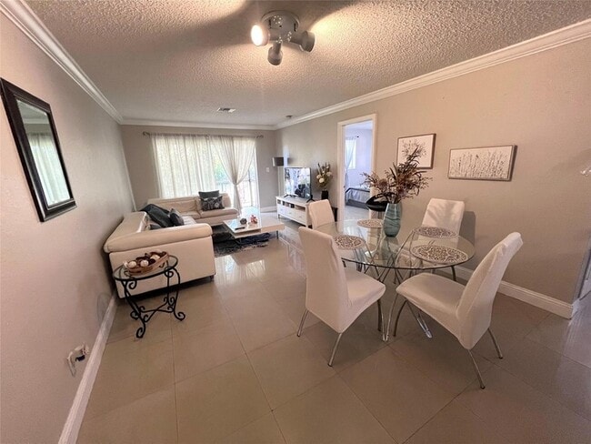 1001 NW 45th St, Unit 6 in Pompano Beach, FL - Building Photo - Building Photo