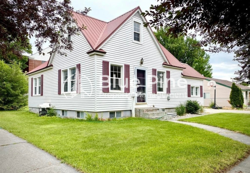 309 S Milton Ave in Shelley, ID - Foto de edificio