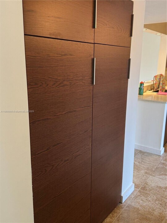 1811 Sabal Palm Dr, Unit 403 in Davie, FL - Building Photo