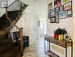 212 Spring Creek Dr in Hamilton, ON - Building Photo - Building Photo