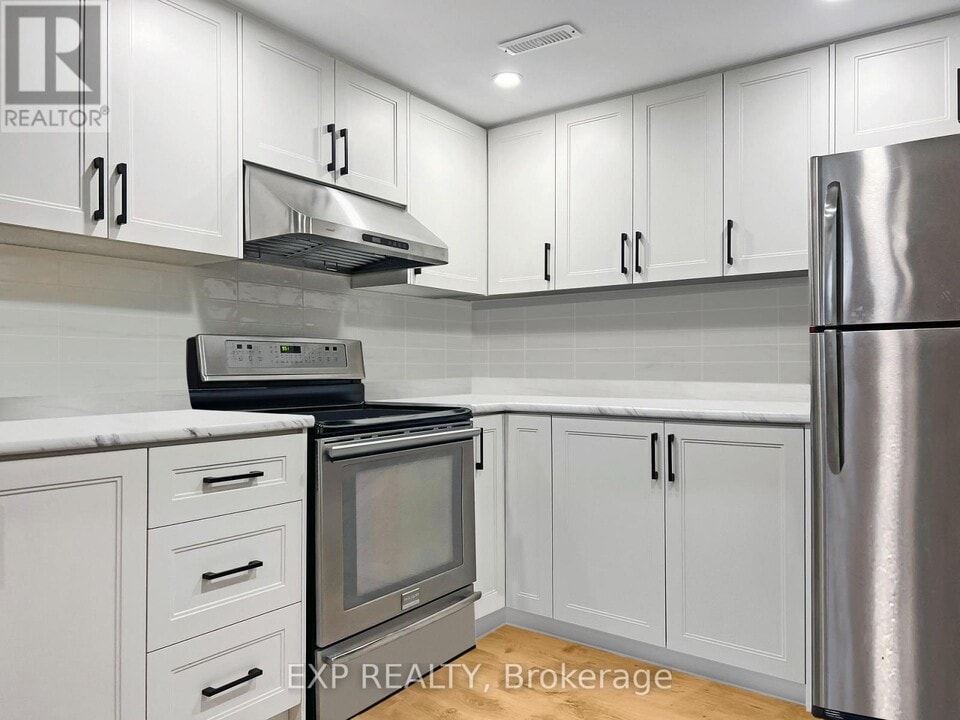 113 Parkway Ave in Markham, ON - Building Photo