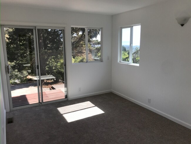 1210 Highland Blvd in Hayward, CA - Building Photo - Building Photo