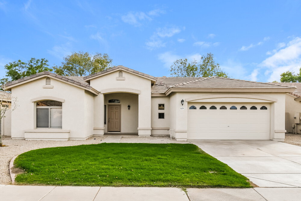 21179 E Lords Way in Queen Creek, AZ - Building Photo