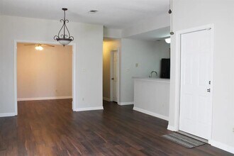 1619 Parkfield Cir in Round Rock, TX - Building Photo - Building Photo