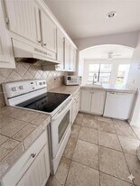 10046 Winding Lake Rd, Unit 204 in Sunrise, FL - Building Photo
