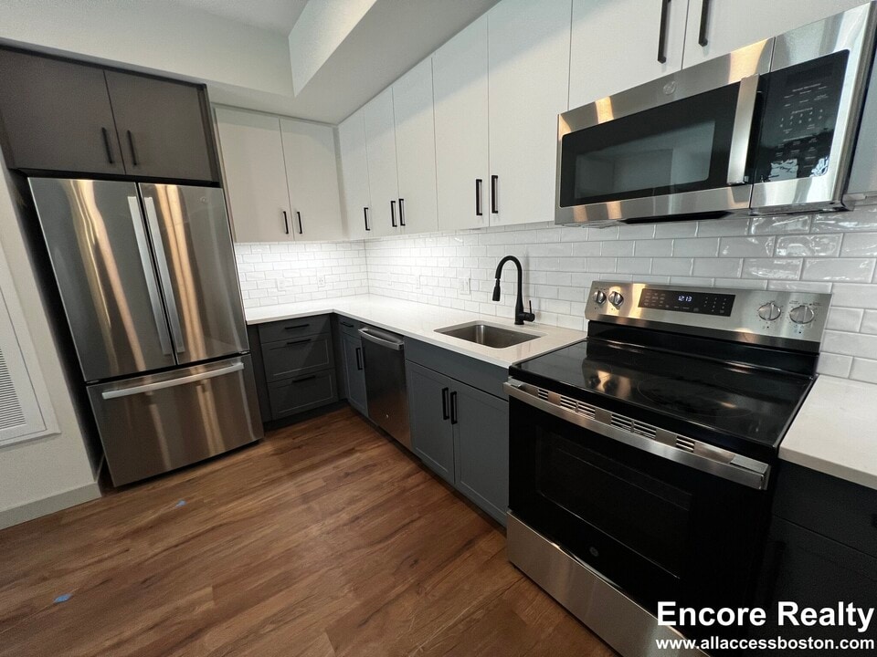 451 Cambridge St, Unit 80 - STU in Boston, MA - Building Photo