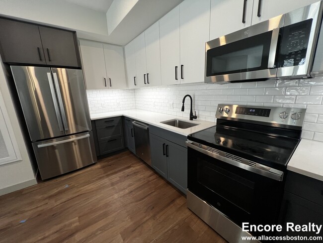 451 Cambridge St, Unit 80 - STU