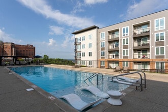 One41 Wellington Apartments in Cincinnati, OH - Foto de edificio - Building Photo