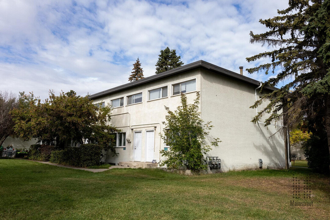 Wellington Park Townhomes in Edmonton, AB - Building Photo