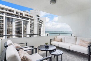 11 Island Ave in Miami Beach, FL - Building Photo
