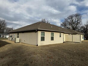 822 15th St in Webb City, MO - Building Photo - Building Photo