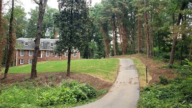 2134 Masonwood Cir SW in Snellville, GA - Building Photo - Building Photo