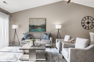 Wheaton Village Apartments in Reynoldsburg, OH - Building Photo