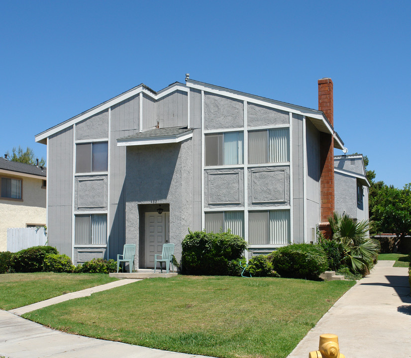 4821 NEELY Cir in Huntington Beach, CA - Foto de edificio