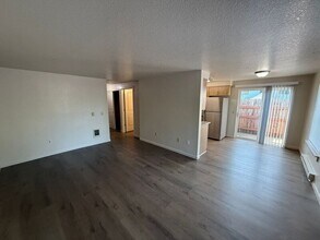 901 Bryan Ct in Silverton, OR - Building Photo - Building Photo