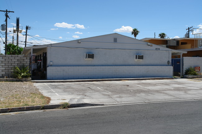 1836 Lewis Ave in Las Vegas, NV - Foto de edificio - Building Photo