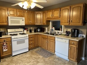 209 Radford Dr in Greeneville, TN - Building Photo - Building Photo