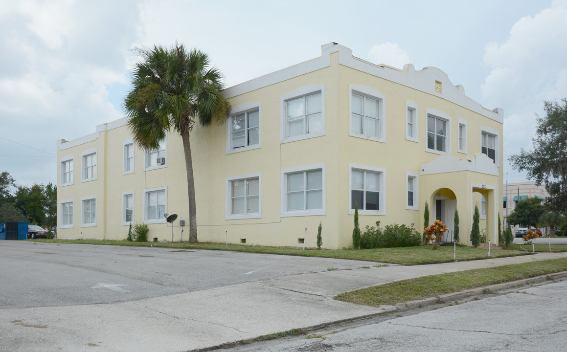 282 E Park Ave in Lake Wales, FL - Building Photo