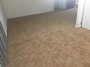 1800 Metzerott Rd, Unit 507 in Adelphi, MD - Foto de edificio - Building Photo