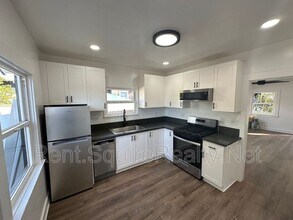 821 N San Gabriel Ave in Azusa, CA - Building Photo - Building Photo